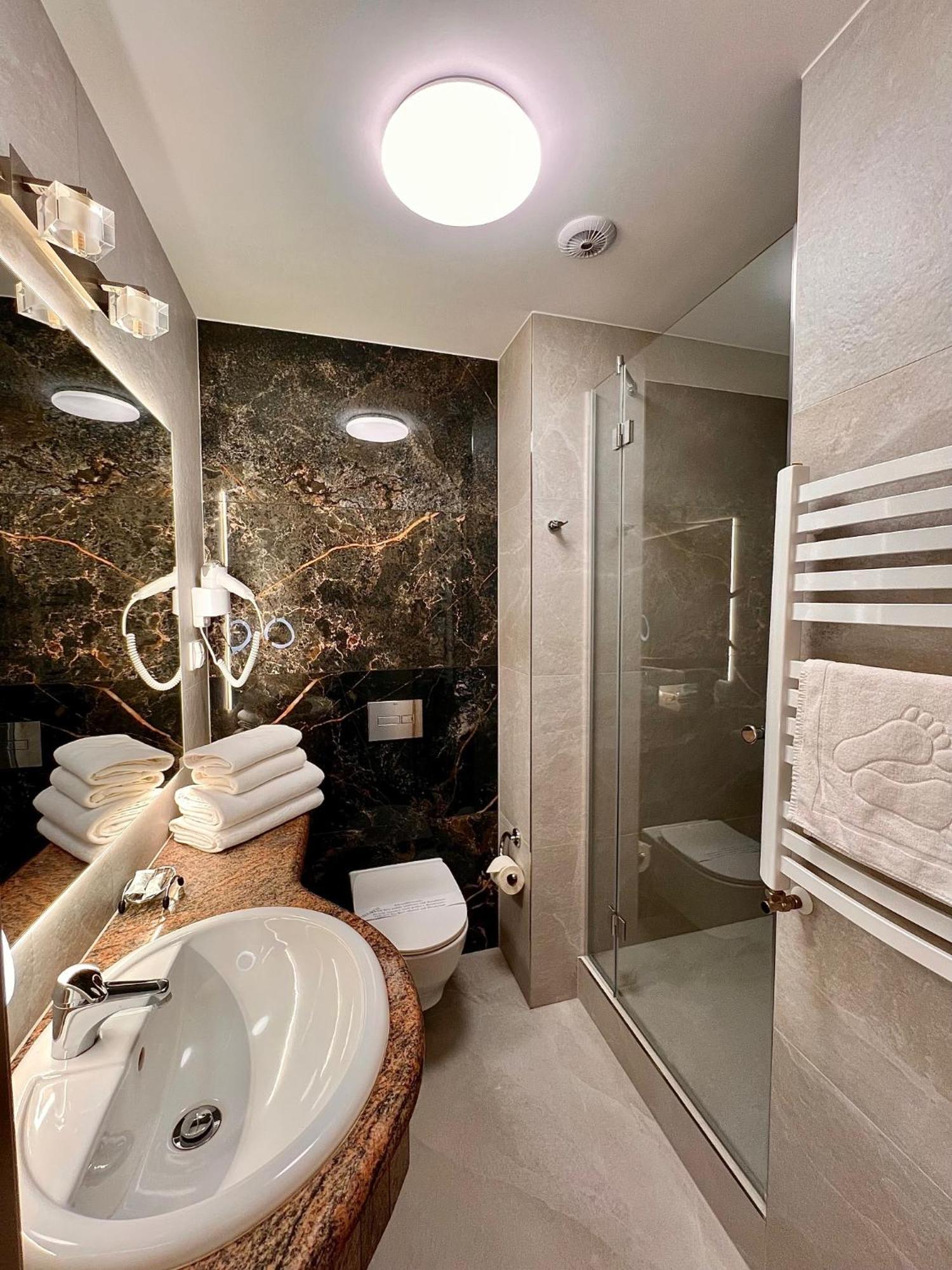 Papuga Park Hotel Wellness&Spa Bielsko-Biala Bagian luar foto