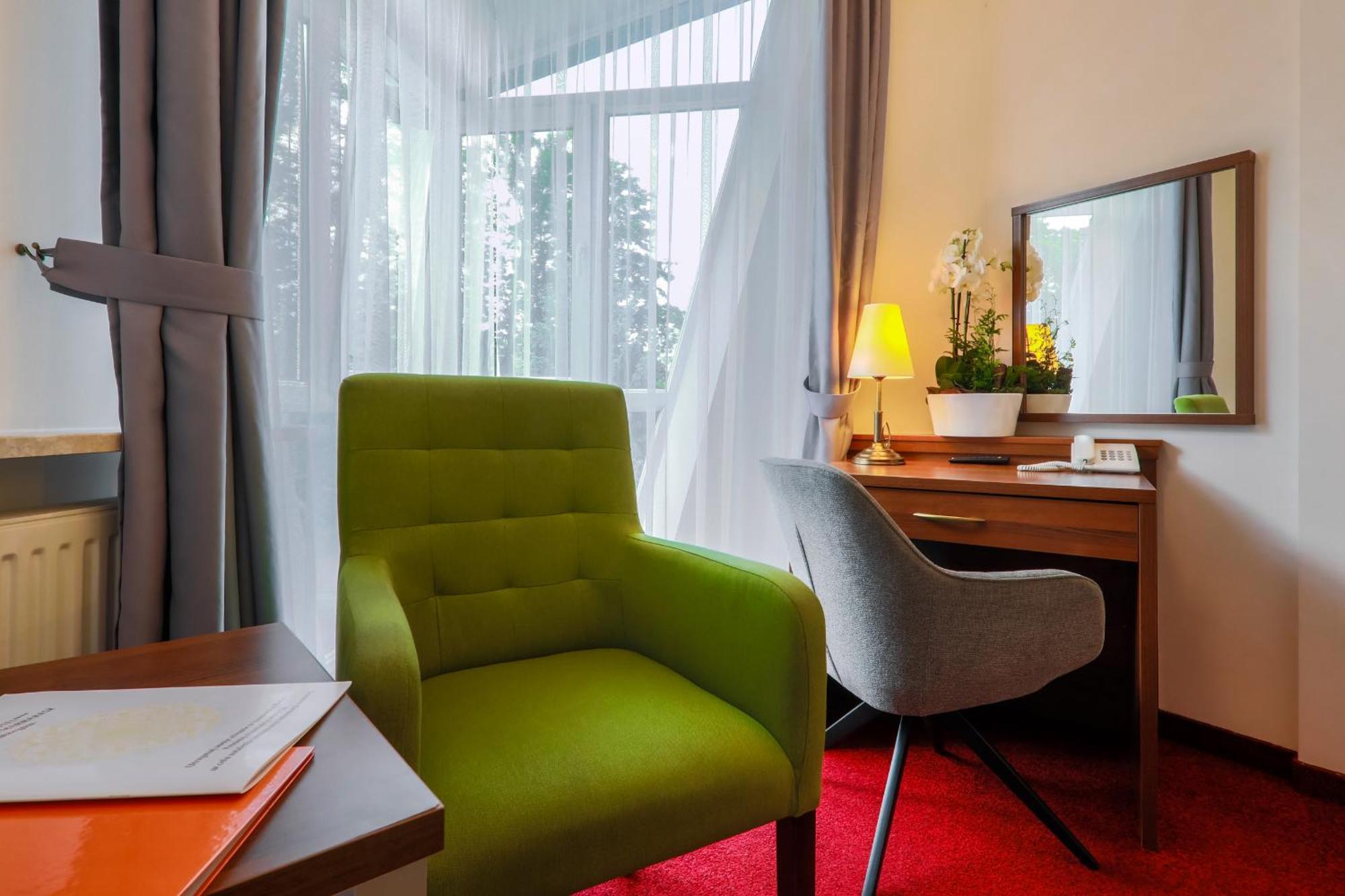 Papuga Park Hotel Wellness&Spa Bielsko-Biala Bagian luar foto