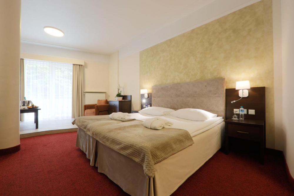 Papuga Park Hotel Wellness&Spa Bielsko-Biala Bagian luar foto