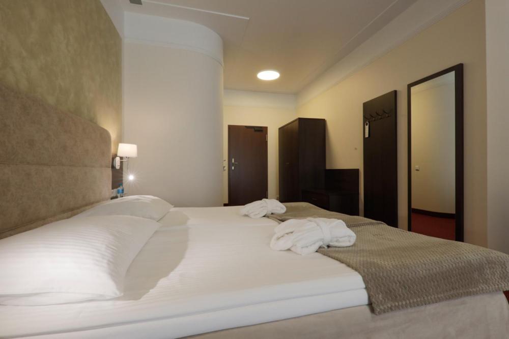 Papuga Park Hotel Wellness&Spa Bielsko-Biala Bagian luar foto