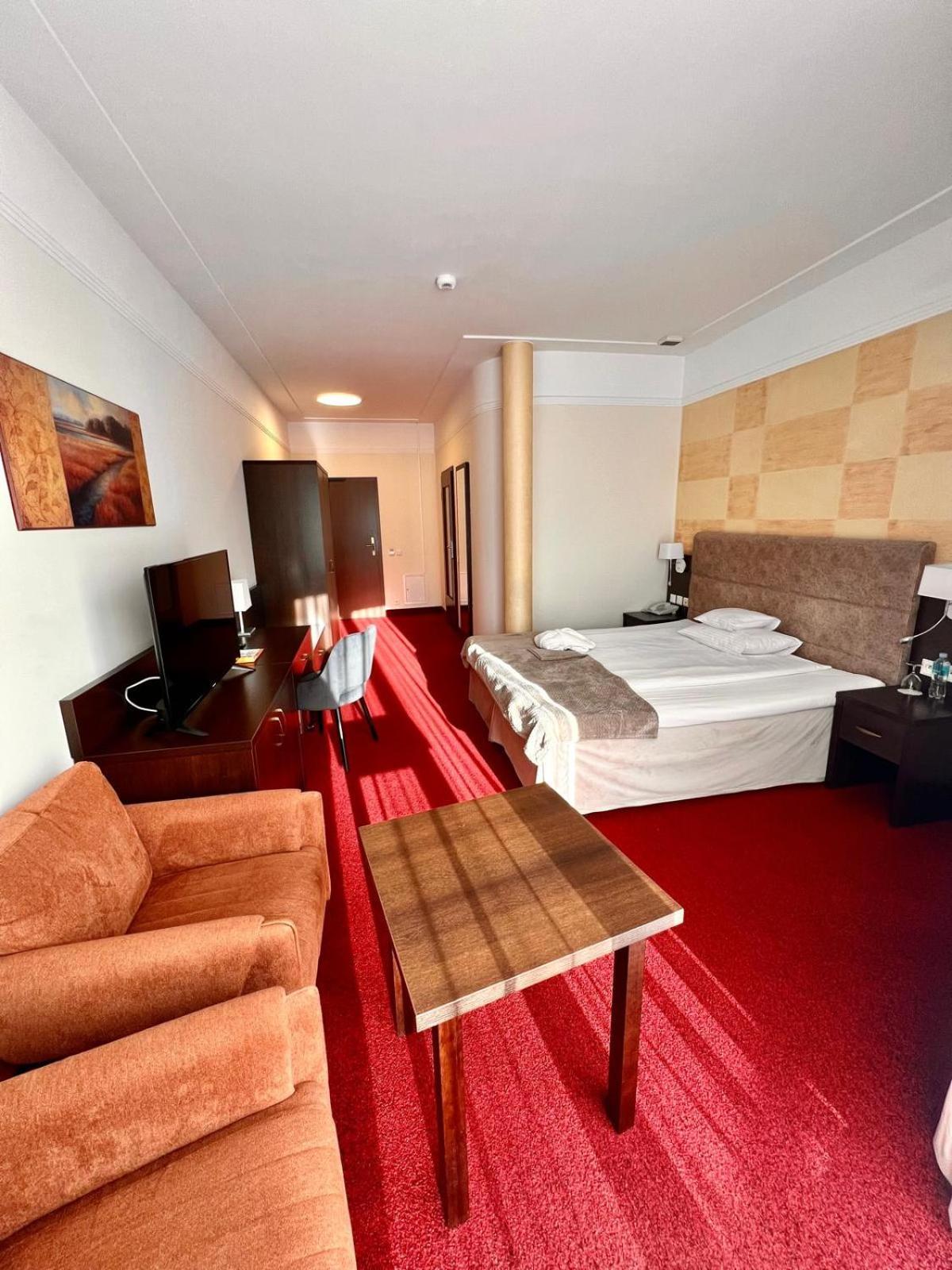 Papuga Park Hotel Wellness&Spa Bielsko-Biala Bagian luar foto