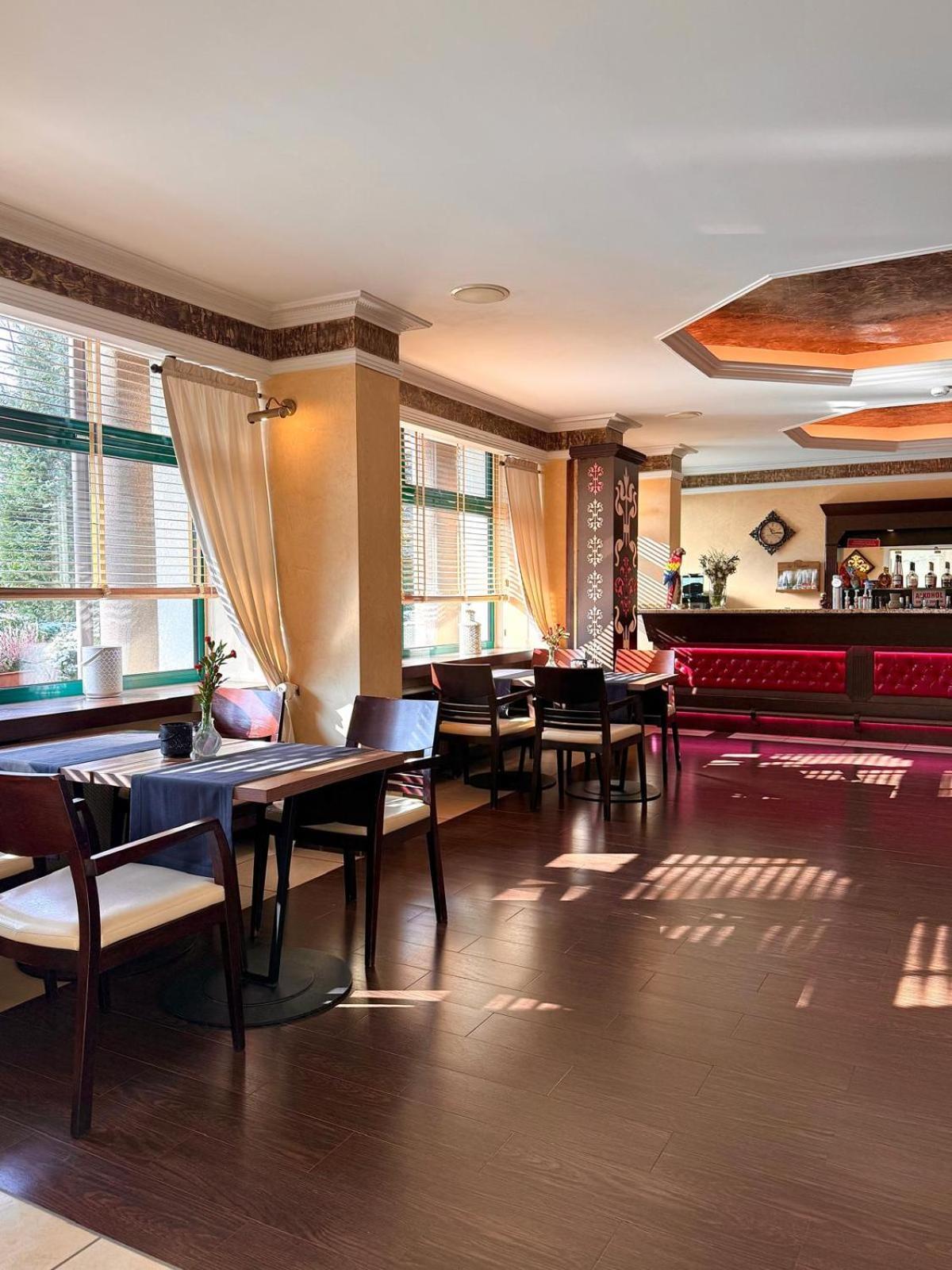 Papuga Park Hotel Wellness&Spa Bielsko-Biala Bagian luar foto