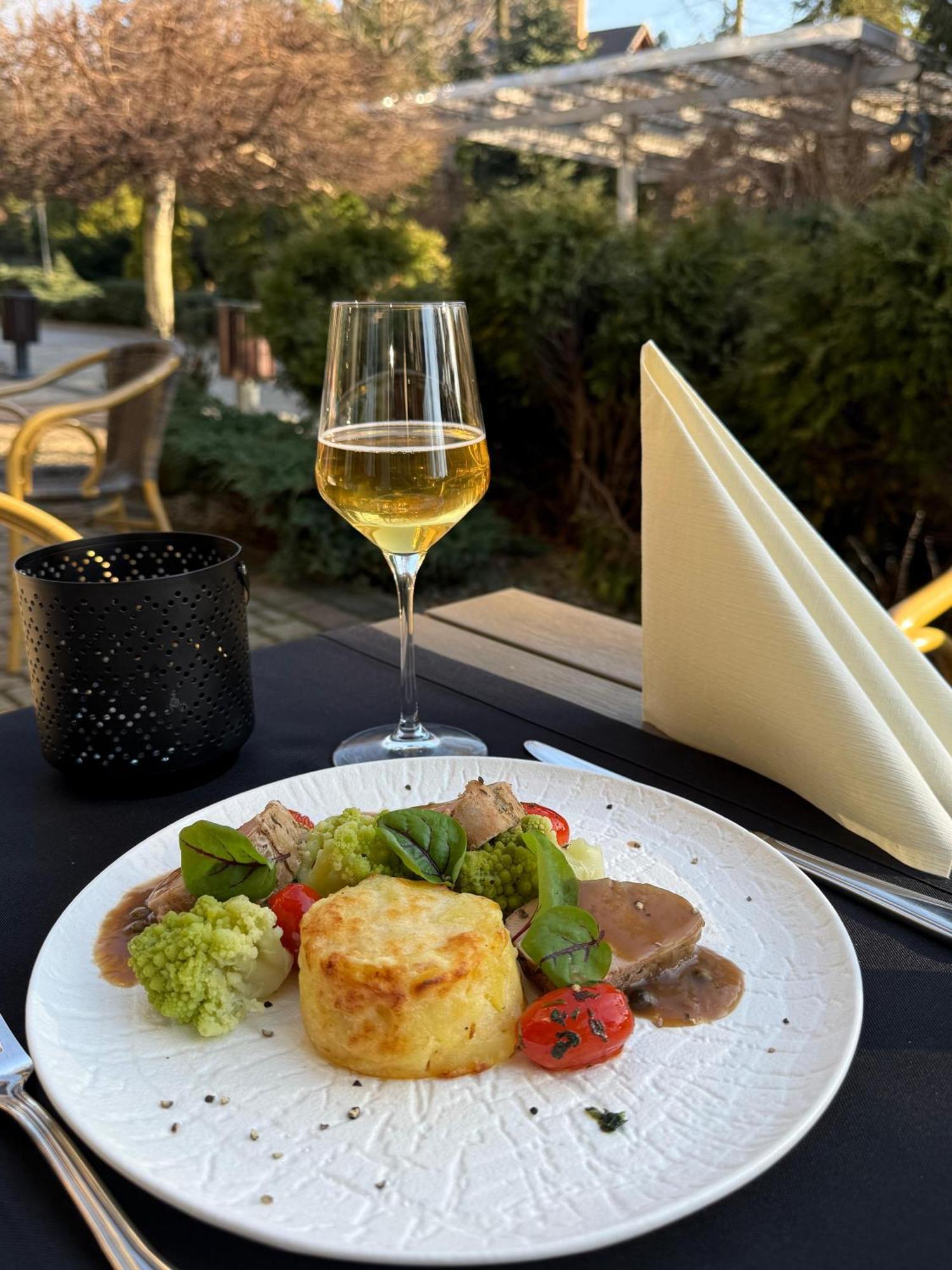 Papuga Park Hotel Wellness&Spa Bielsko-Biala Bagian luar foto